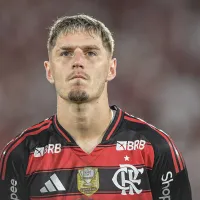 Varela, do Flamengo, salva em cima da linha e evita gol certo de Rony no Maracanã