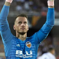 Neto chega ao Botafogo com status para ser titular