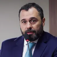 Negociação com Santi Moreno emperra e Mário Bittencourt já avalia outros nomes para substituir Arias no Fluminense