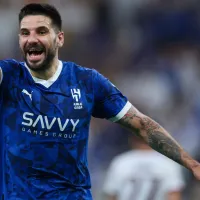 Mitrovic no Flamengo pode rolar após atacante ficar livre no mercado, diz jornalista