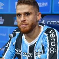 Cuellar tem atitude louvável ao pedir para não receber salário e Grêmio não aceita