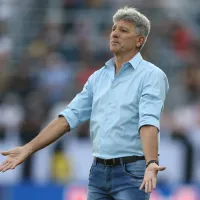 Renato Gaúcho admite que desistiu de colocar John Kennedy e Everaldo após quarto gol do Bragantino