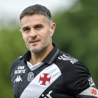 Ramon pede Vegetti na reserva do Vasco contra o Flamengo: “Tem que sair do time”