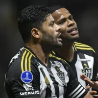 Hulk reclama de pênalti não marcado em Atlético x Bolívar, e comentarista de arbitragem analisa decisão
