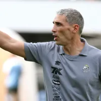 Vojvoda recebe alerta sobre problemas defensivos do Santos: “Vai ter que trabalhar muito”