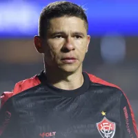 Osvaldo, do Vitória, projeta duelo contra o Vasco e manda recado: “Confronto direto”