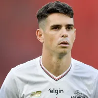 Oscar sofre arritmia durante exame, desmaia e é internado na UTI; meia tem quadro estável