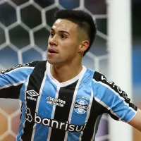 Grêmio toma decisão após receber proposta milionária por Aravena, de clube mexicano