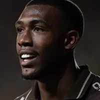 Vasco se blinda e impõe multa gigantesca de R$ 496 milhões por Rayan em novo contrato