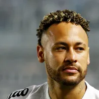 Neymar toma atitude drástica e cogita infltração no joelho para jogar pelo Santos; Pai é contra
