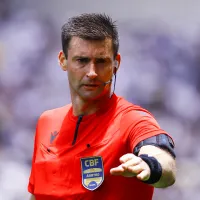 Arbitragem de Jonathan Benkenstein Pinheiro tem discussão no gol do Botafogo contra Corinthians