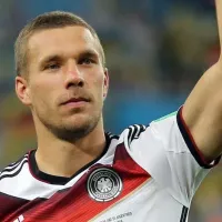 Podolski ‘enlouquece’ com título do Flamengo contra o Palmeiras: “Agora somos tetracampeão”