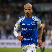 Cruzeiro troca patrocinador máster durante jogo com o Botafogo