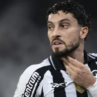 Alex Telles, do Botafogo, rasga elogios ao Cruzeiro