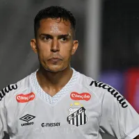 Igor Vinícius se firma entre os titulares do Santos com Vojvoda
