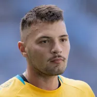 Proposta que ninguém esperava por Grando surge e trava renovação no Grêmio