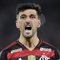 Arrascaeta iguala Scarpa ao liderar assistências no Brasileirão mais uma vez