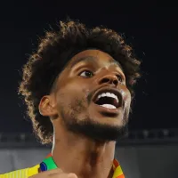 Hugo Souza cutuca Vegetti após título