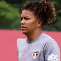 Goleira Carlinha segue no São Paulo por mais uma temporada