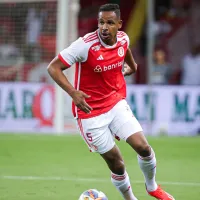 Fernando quer voltar aos gramados, mas não está convencido de ser no Internacional