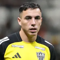 Preterido por Jorge Sampaoli, Renzo Saravia é oferecido ao Corinthians