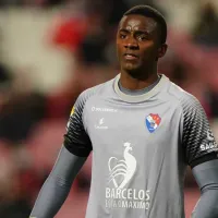 Botafogo não fecha com goleiro Andrew e Flamengo pode aplicar chapéu