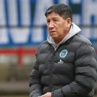 “Me voy”: DT del chileno abandona rueda de prensa tras ser confrontado por periodista