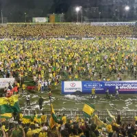 Hinchas de Atlético Bucaramanga invadieron la cancha, tras ganar la final ida