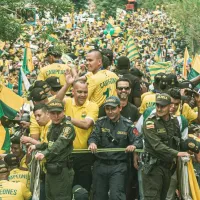 Gran recibimiento al campeón del fútbol colombiano en Bucaramanga