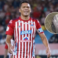 Hinchas de Junior atacaron el carro de Carlos Bacca, tras la derrota con Águilas Doradas