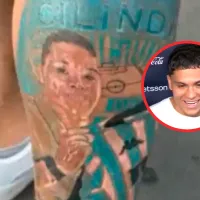 "Ese no soy yo": La graciosa reacción de Juanfer al tatuaje de un hincha