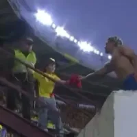 Richard Ríos le regaló su camiseta a una pequeña hincha y así reaccionó