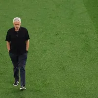 Enloquecido, Mourinho esperó a los árbitros en el parqueadero para increparlos