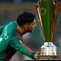 What is the Concacaf Gold Cup 2025 trophy made of? Weight and height