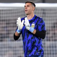 Video: Dibu Martinez booed by fans at the 2023 Ballon d\'Or ceremony