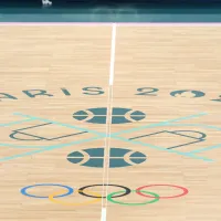 How many quarters are played in Olympic basketball at Paris 2024?