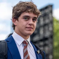 Arch Manning&#039;s relationship to NFL legends Peyton and Eli Manning: A look at their family legacy