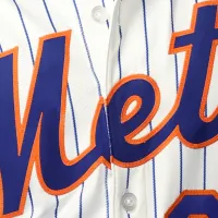 Mets strengthen bullpen with two-year deal for ex-Cubs pitcher