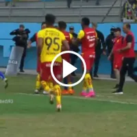 César Farías a las trompadas con jugadores de Delfín