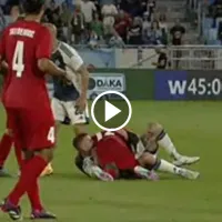 Ex Milan le pegó un mordisco a su rival y lo echaron en su estreno en Champions League