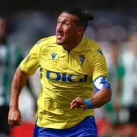 El defensor uruguayo que cambia de equipo en Europa para ser llamado por Bielsa