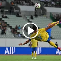 CR7 casi clava un golazo de chilena vs. PSG