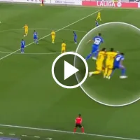 ¡Raphinha SE VOLVIÓ LOCO! Golpeó a un rival y dejó a Barcelona con uno menos