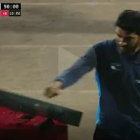 Sebastián Abreu desata su furia con el VAR