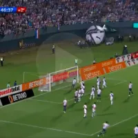 El poste una vez más salva a la Selección Peruana