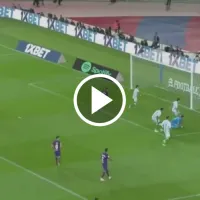 Sin ángulo Joao Félix se las ingenia para anotar su primer gol por Barcelona (VIDEO)