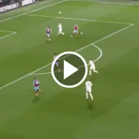 Bruno Fernandes marca golazo ante Burnley: alcanza a histórico delantero (VIDEO)