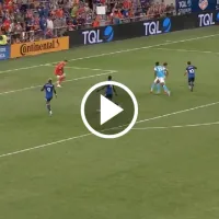 Luciano Acosta marca golazo maradoneano y lo festejo como CR7 (VIDEO)