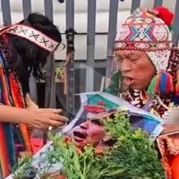 Chamanes hacen duelo místico como previa del partido entre Perú y Argentina