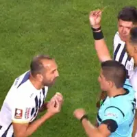 Hernán Barcos se puso como loco al lanzar un codazo y termina expulsado gracias al VAR (VIDEO)